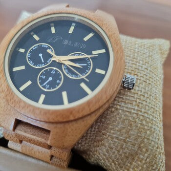 Reloj pulsera elegante de bambú Bled