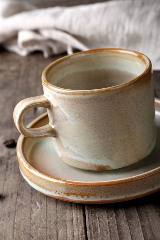Taza con plato de cerámica "Tenca"